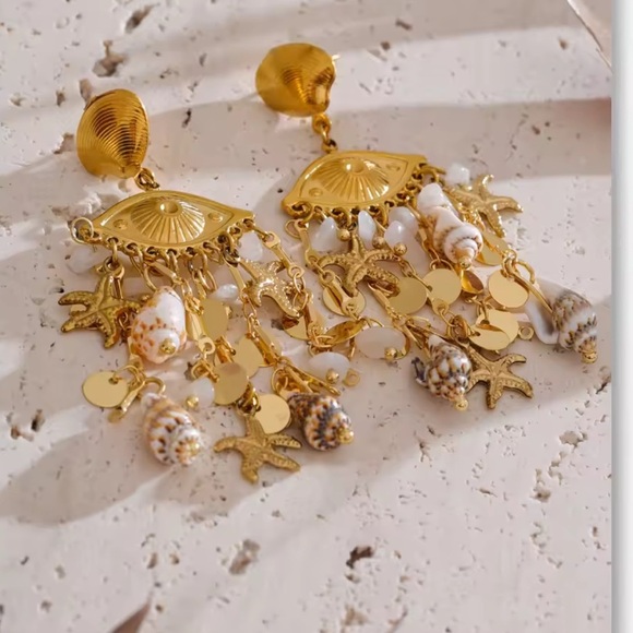 Gold Shell & Pearl Dangle Earrings – Baroque Ocean-Inspired Statement Jewelry - Picture 3 of 11